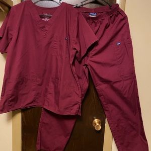 Tafford Scrub Set